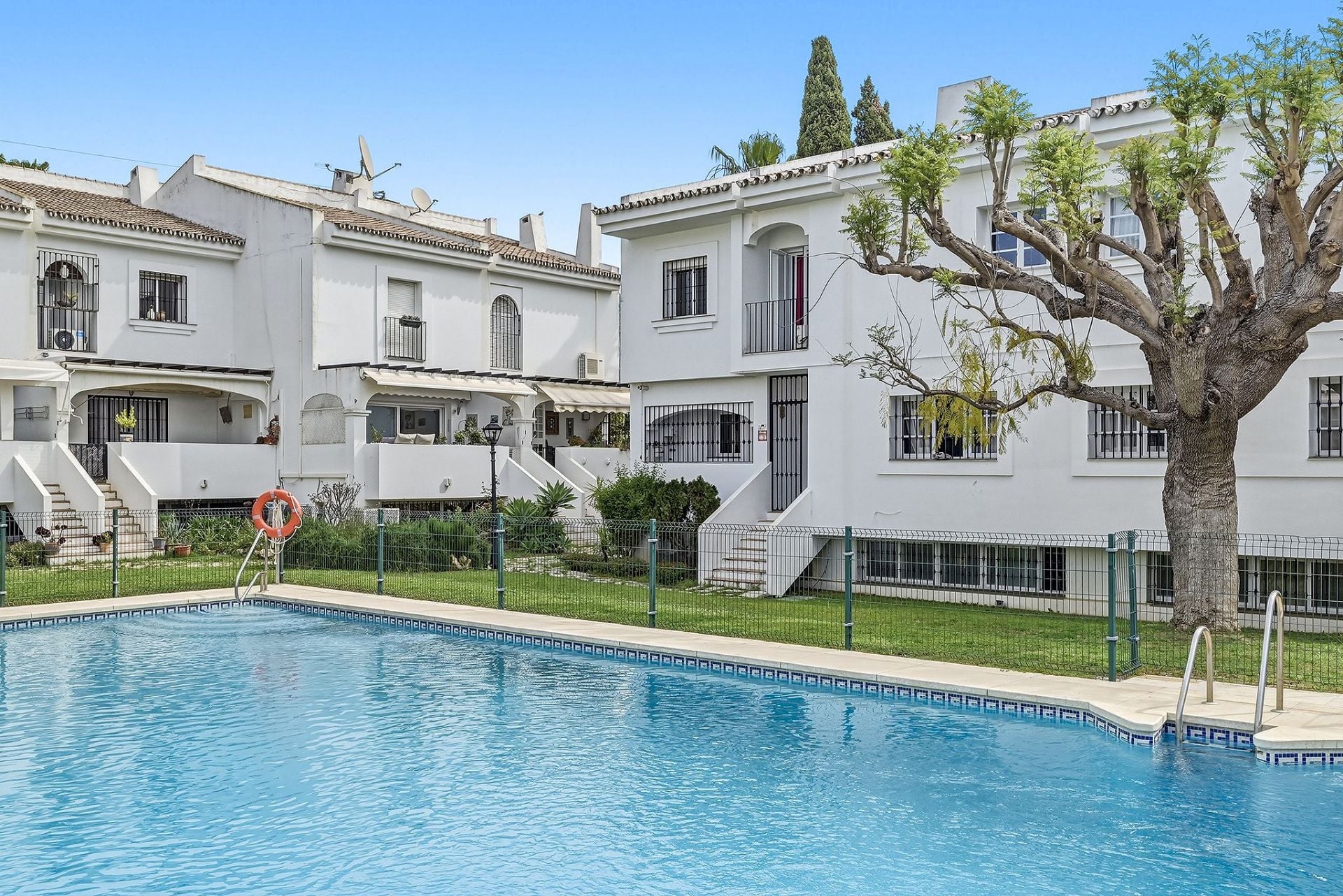 4 Bedroom Townhouse in Marbella - Photo 3