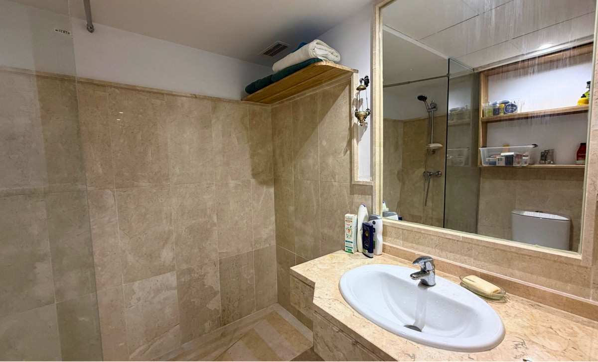 2 Bedroom Apartment in Casares - Photo 24