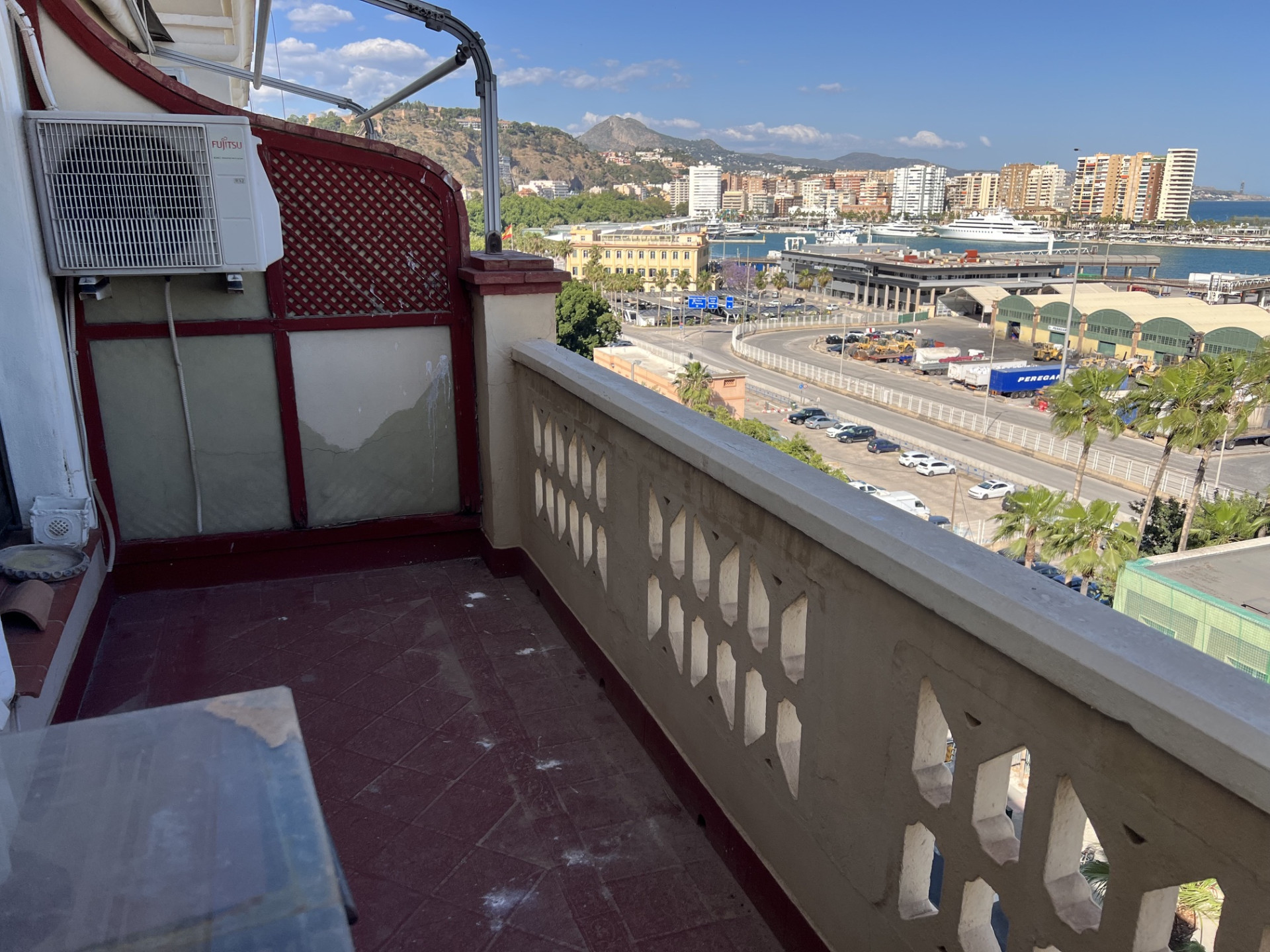 5 Bedroom Penthouse in Málaga - Photo 24