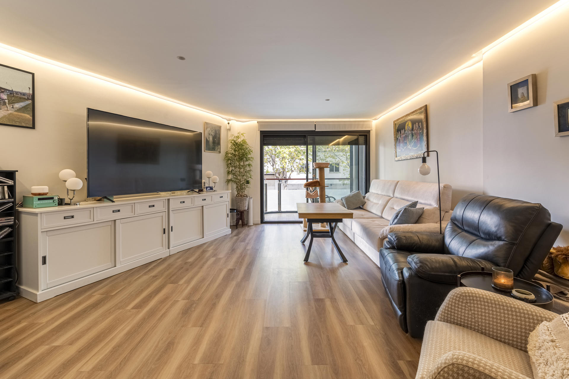 3 Bedroom Apartment in Estepona - Photo 5
