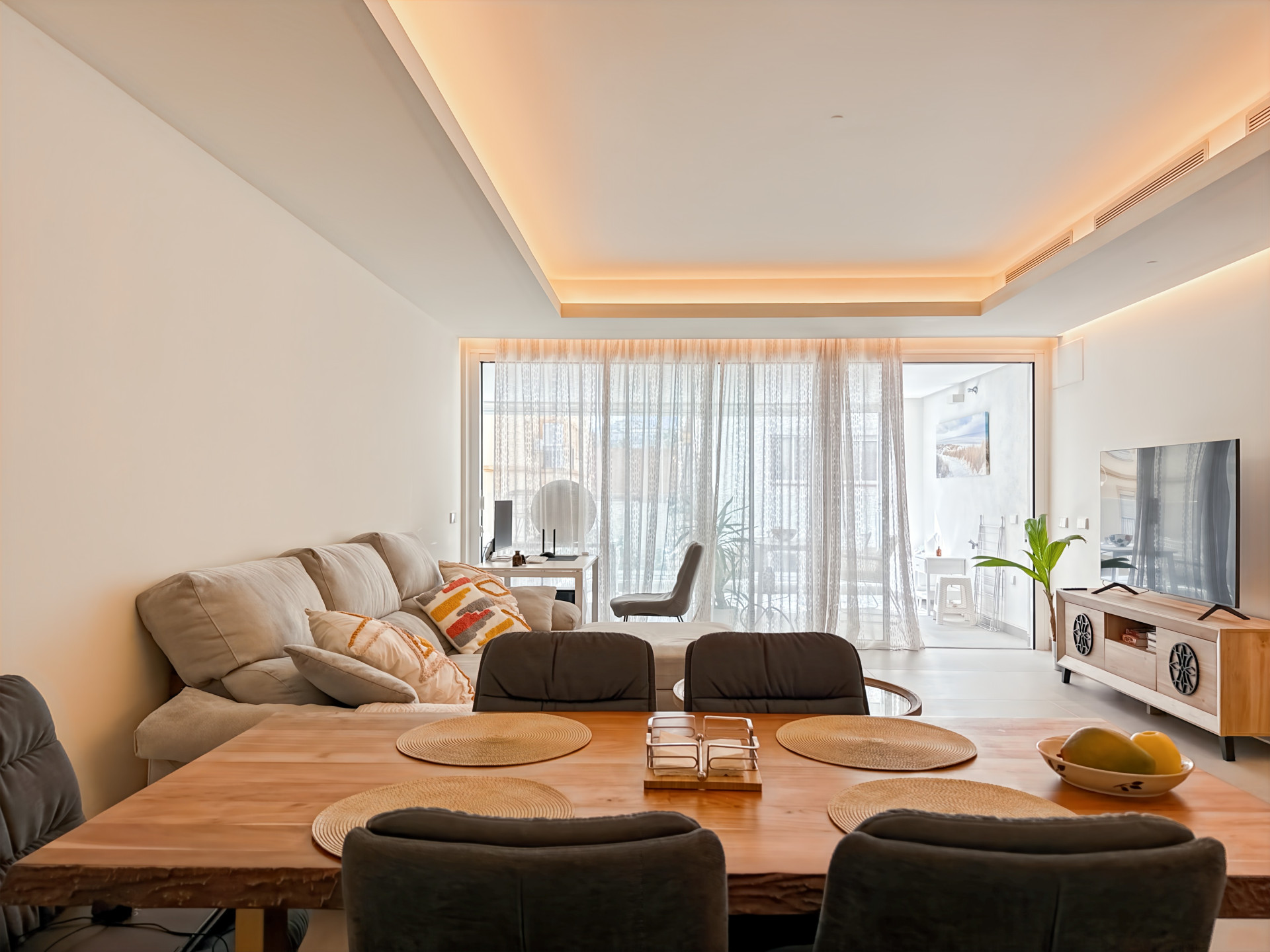2 Bedroom Apartment in Estepona - Photo 18