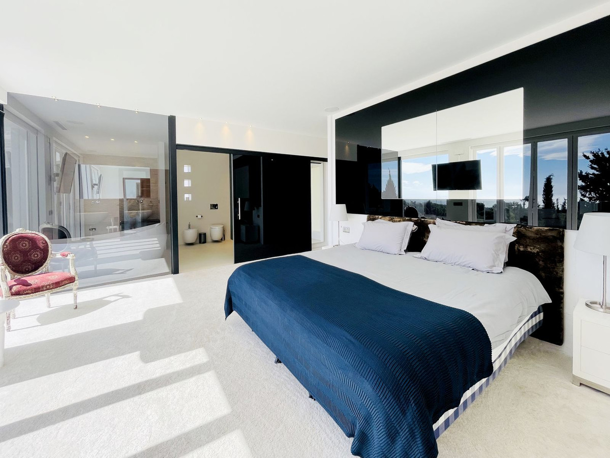 7 Bedroom Villa in Marbella - Photo 41
