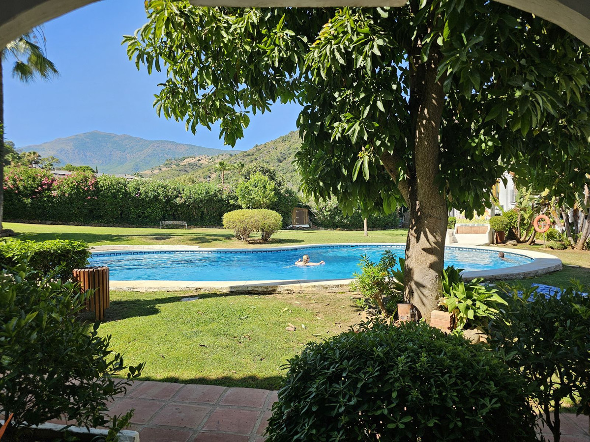 3 Bedroom Townhouse in Benahavís - Photo 8