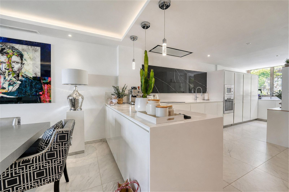 3 Bedroom Apartment in Benahavís - Foto 4