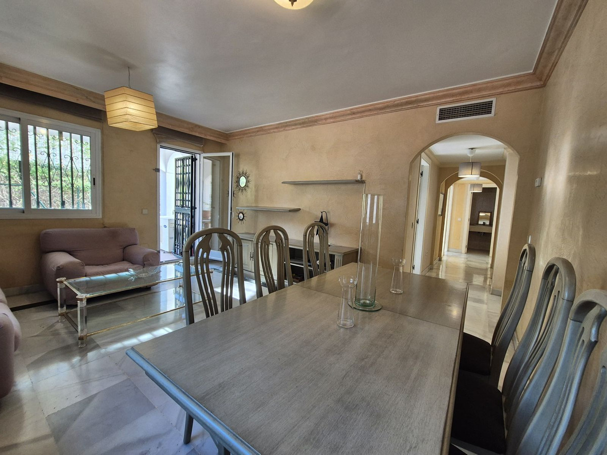 3 Bedroom Apartment in Marbella - Photo 6