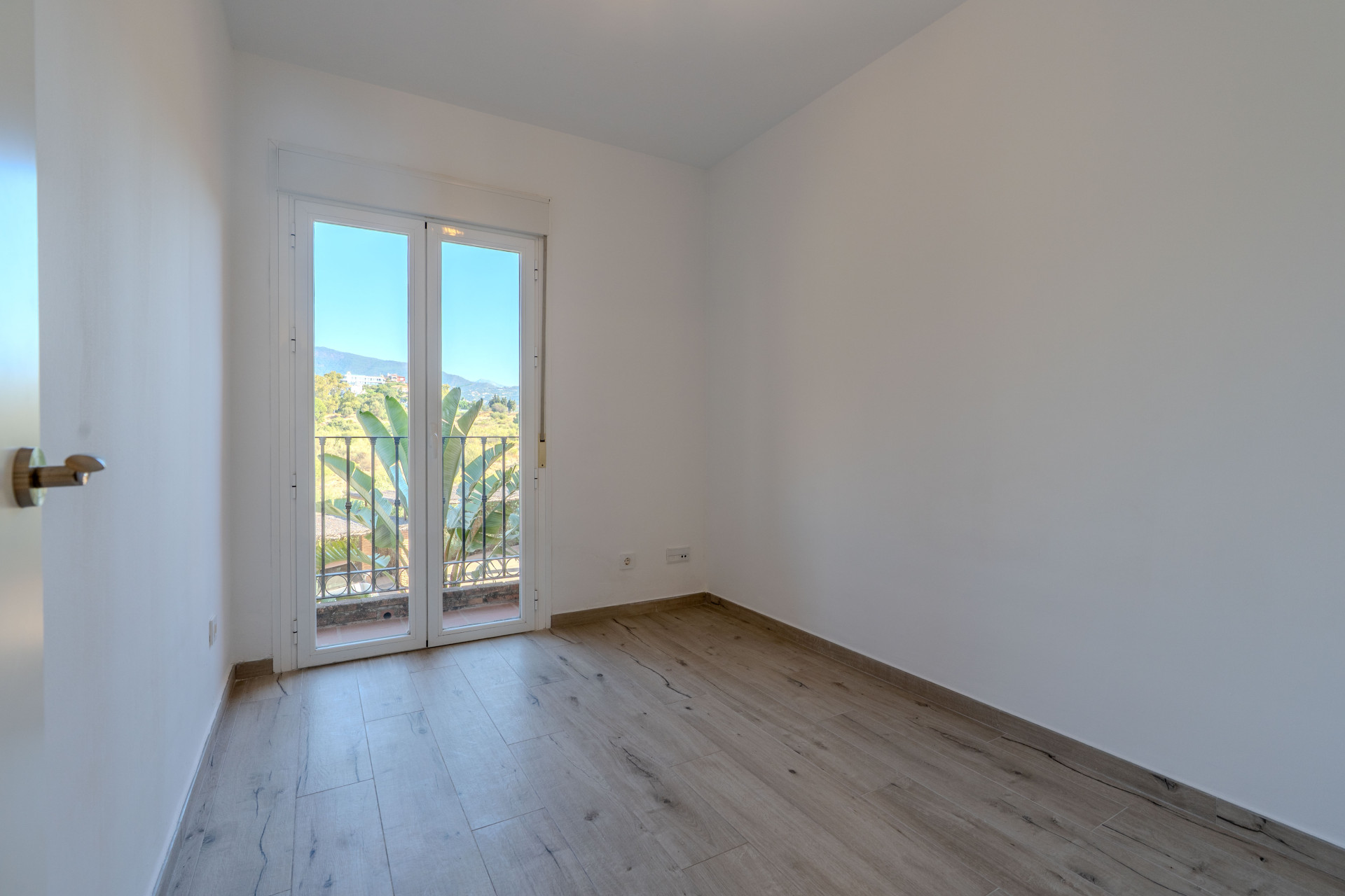 3 Bedroom Townhouse in Estepona - Photo 5