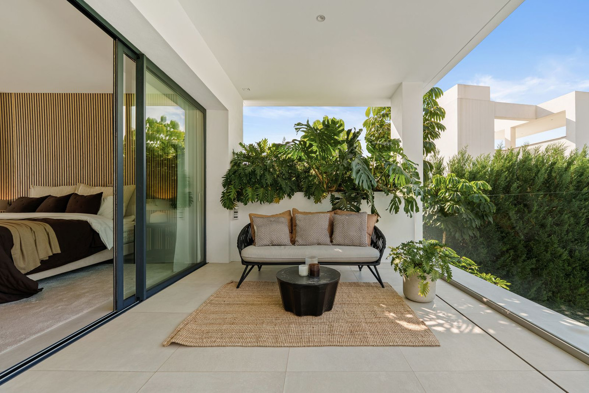 5 Bedroom Villa in Marbella - Photo 17