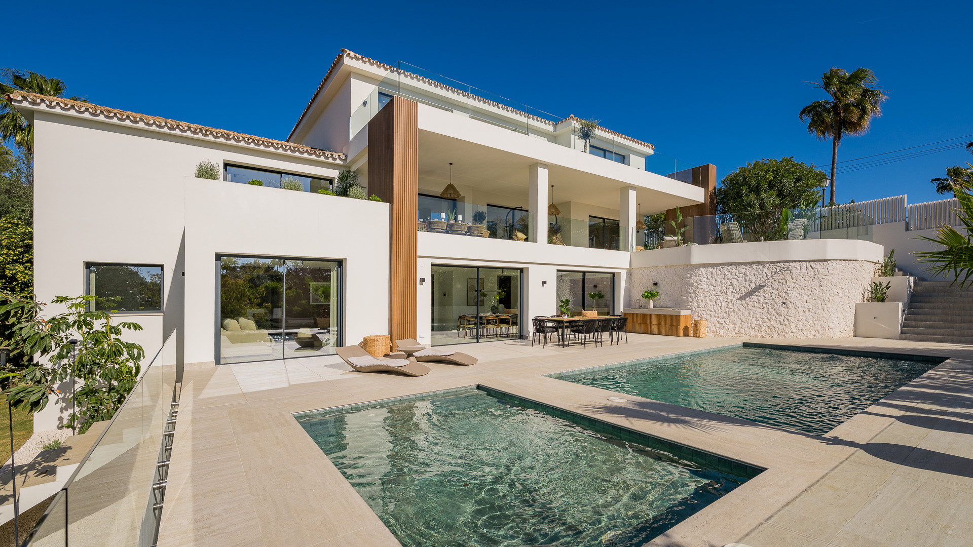 6 Bedroom Villa in Marbella - Photo 4