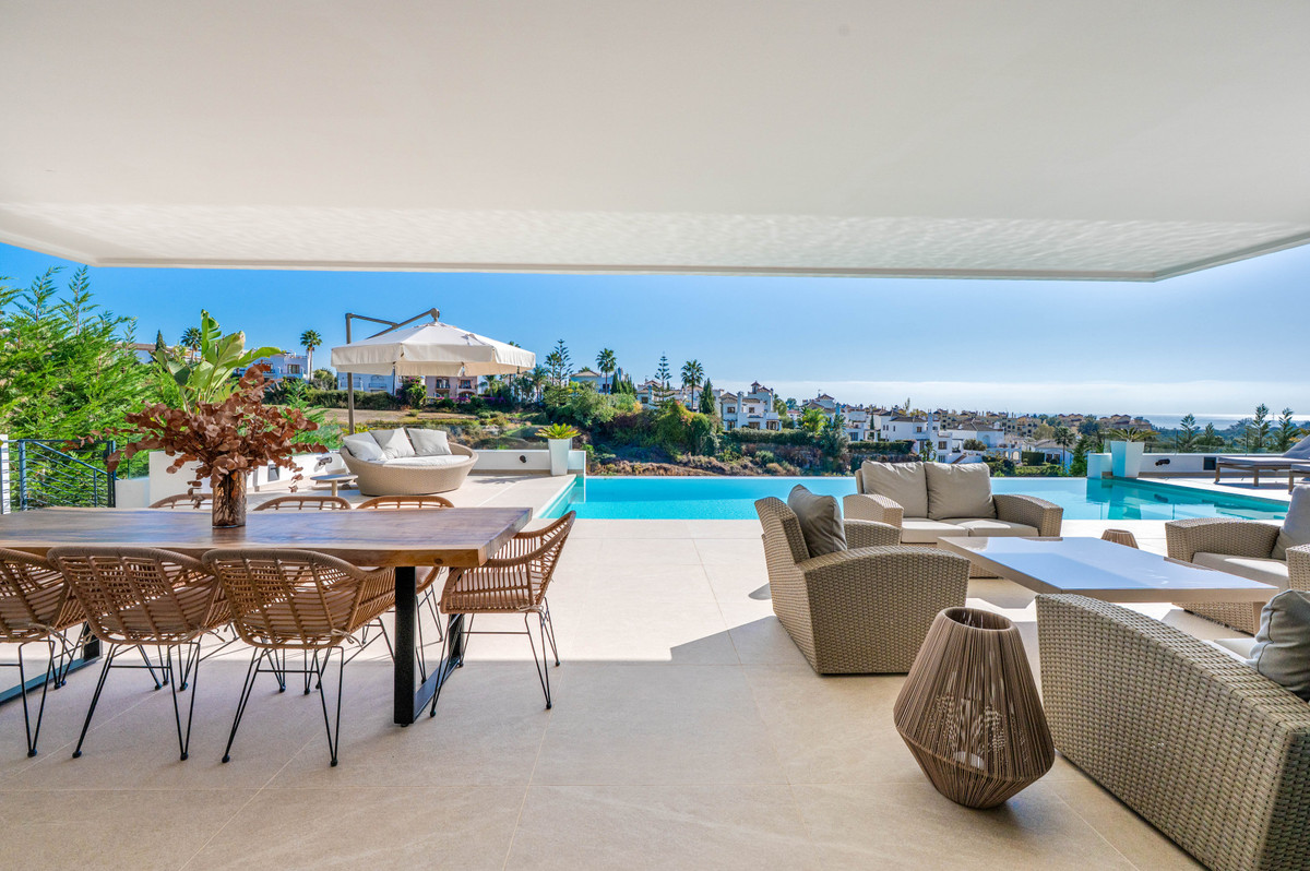 6 Bedroom Villa in Estepona - Photo 12