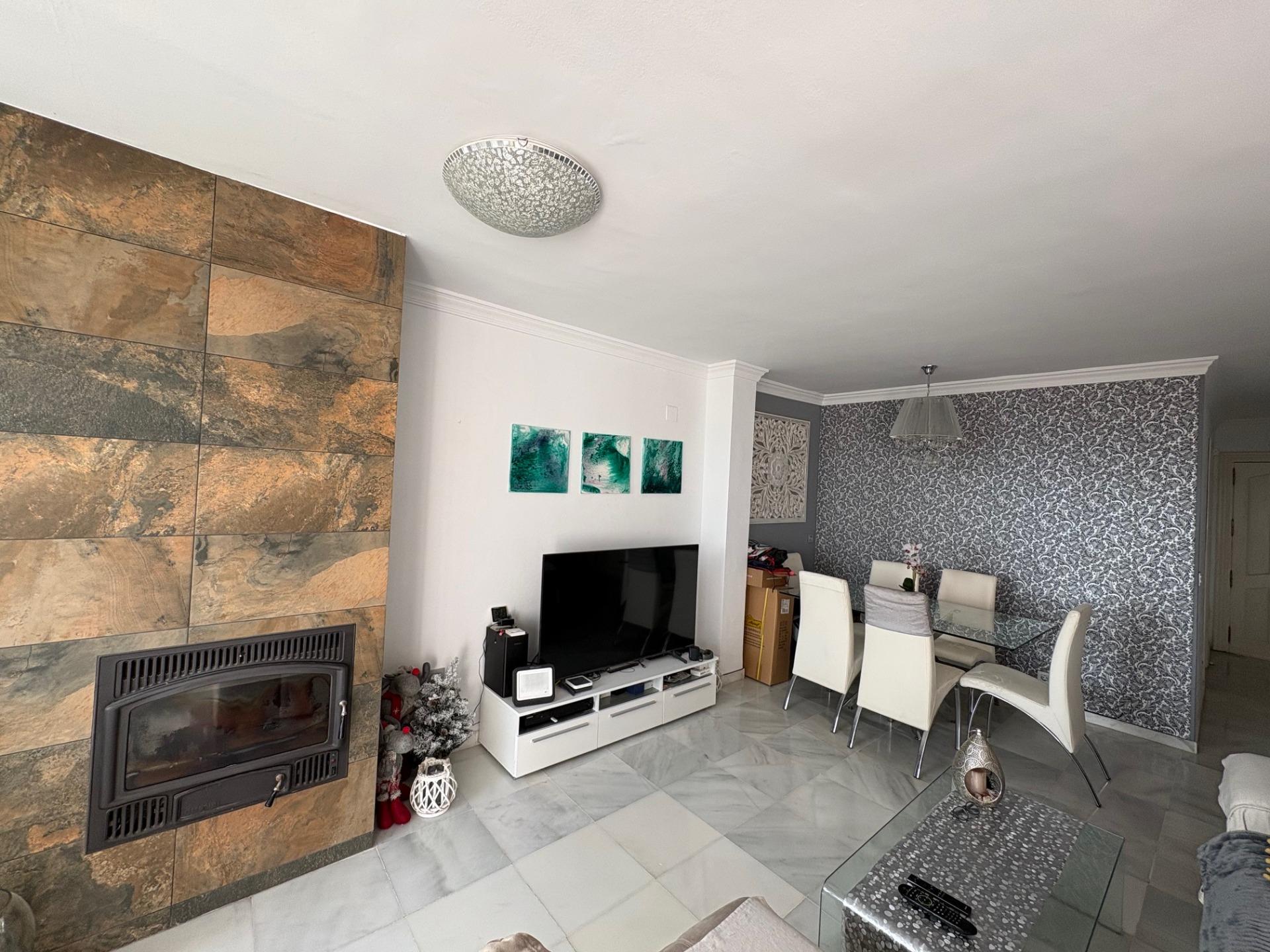 3 Bedroom Villa in Estepona - Photo 2