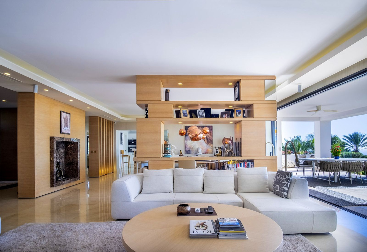 7 Bedroom Villa in Marbella - Photo 9
