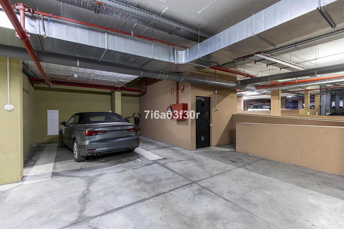 3 Bedroom Apartment in Marbella - Photo 24