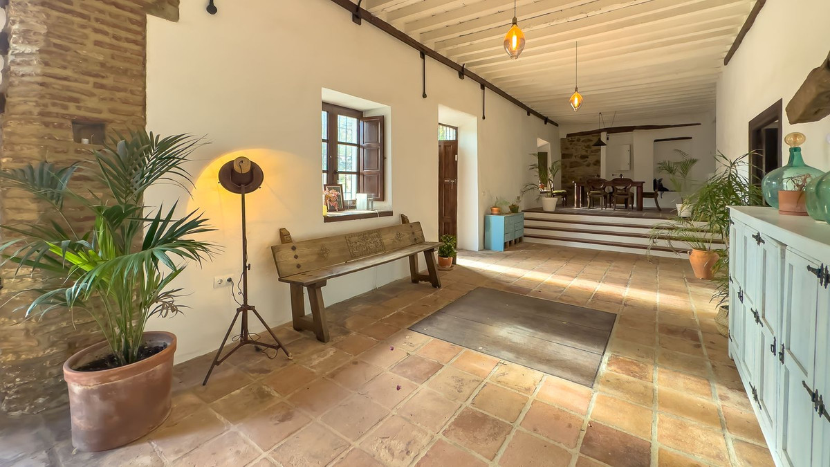 8 Bedroom Country house in Málaga - Photo 13