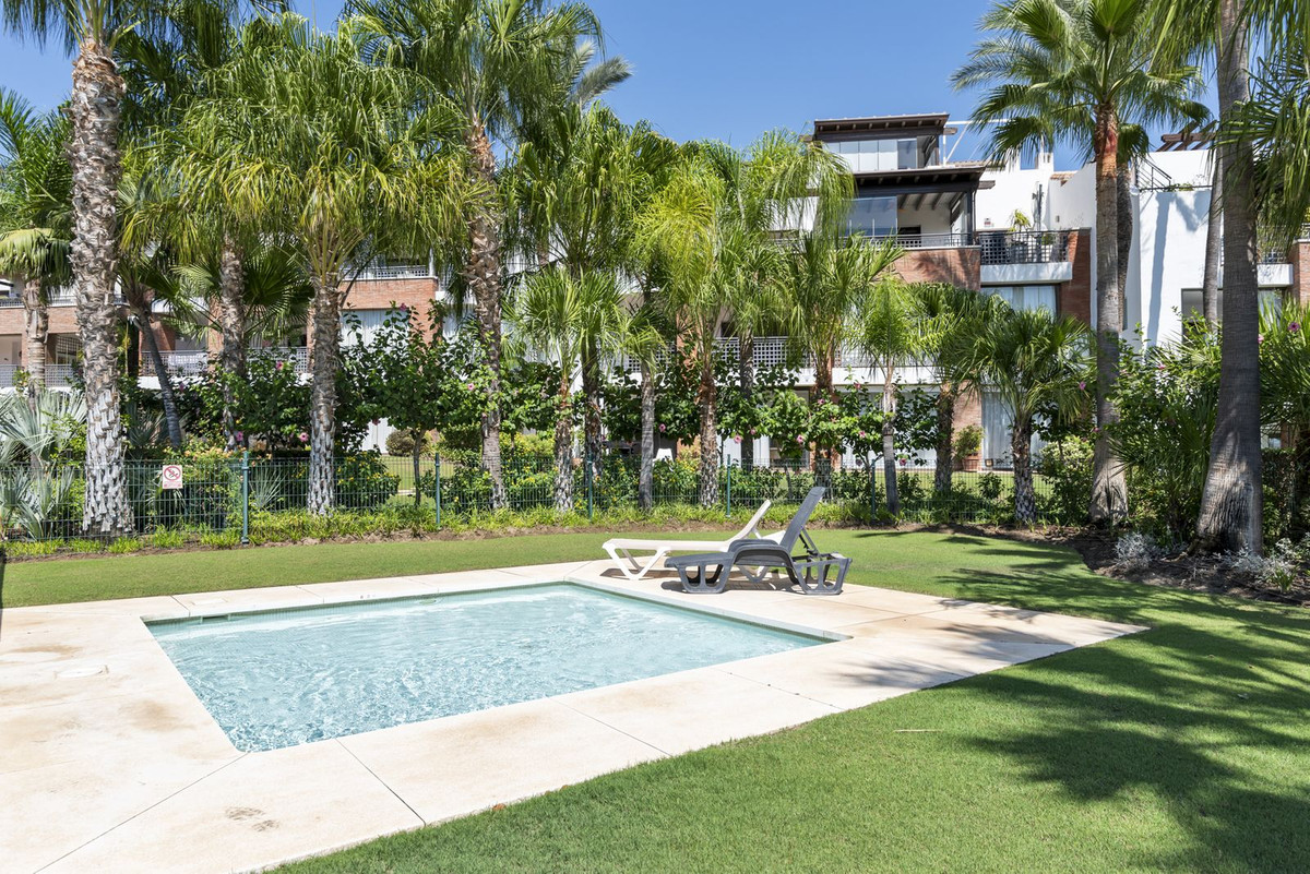 3-bedroom apartment with pool in Malaga, Spain – Photo 14
