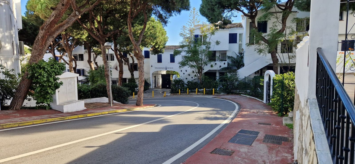 2 Bedroom Apartment in Mijas - Photo 33