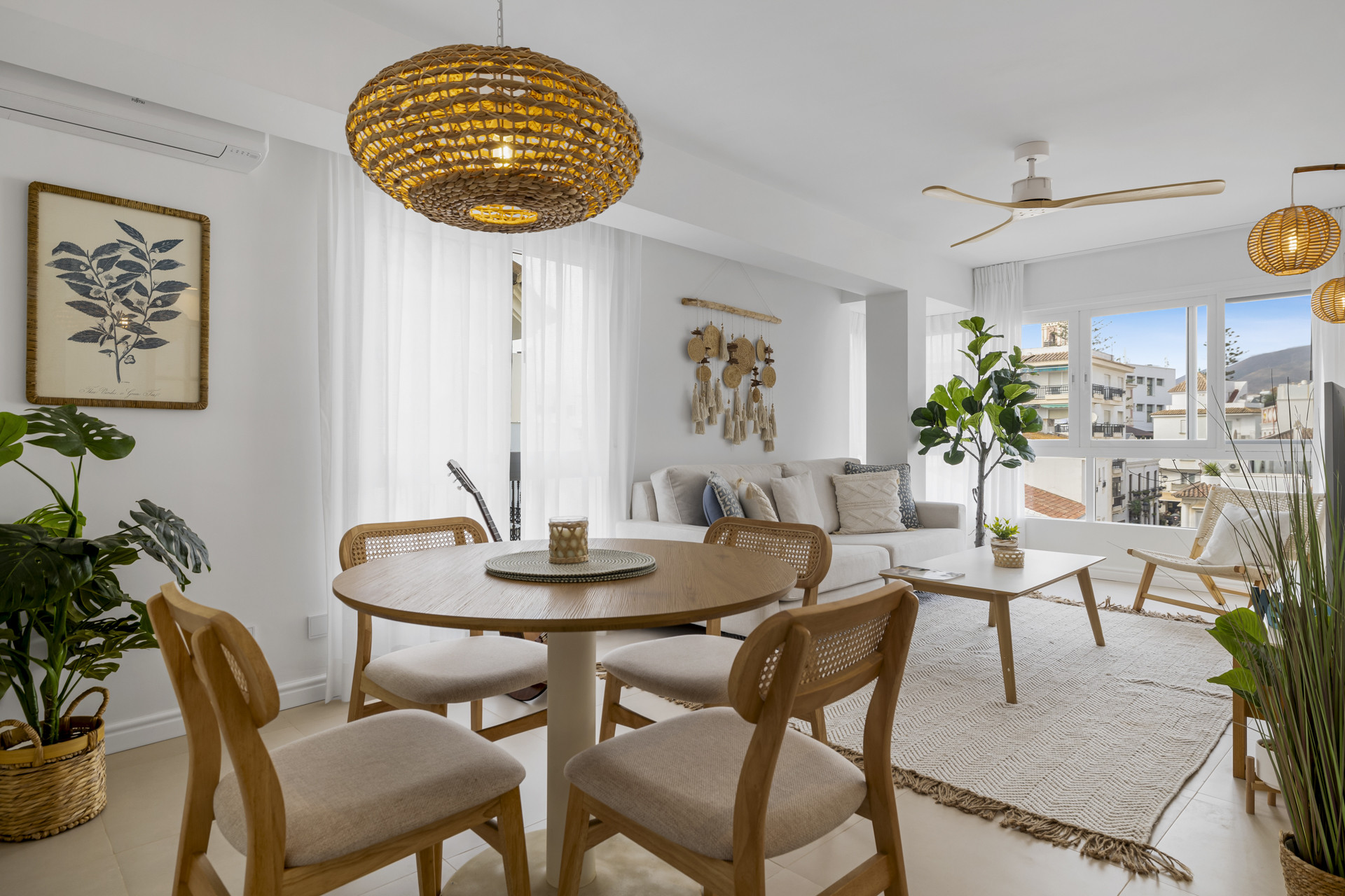 2 Bedroom Penthouse in Estepona - Photo 6