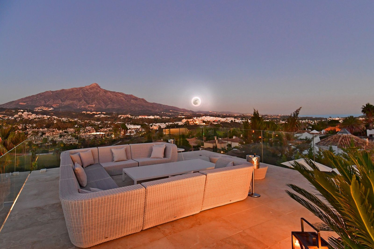 7 Bedroom Villa in Marbella - Photo 67