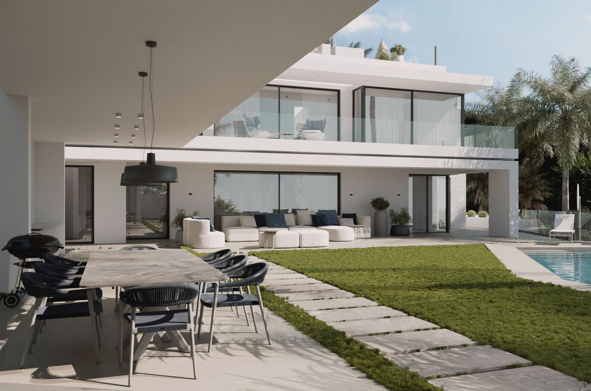 6 Bedroom Villa in Marbella - Photo 3