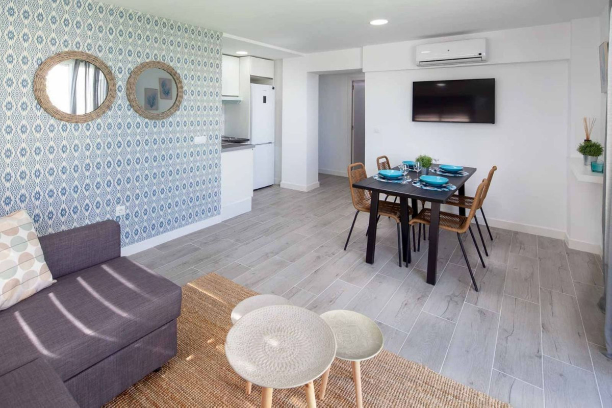 7 Bedroom Apartment in Benalmádena - Photo 8