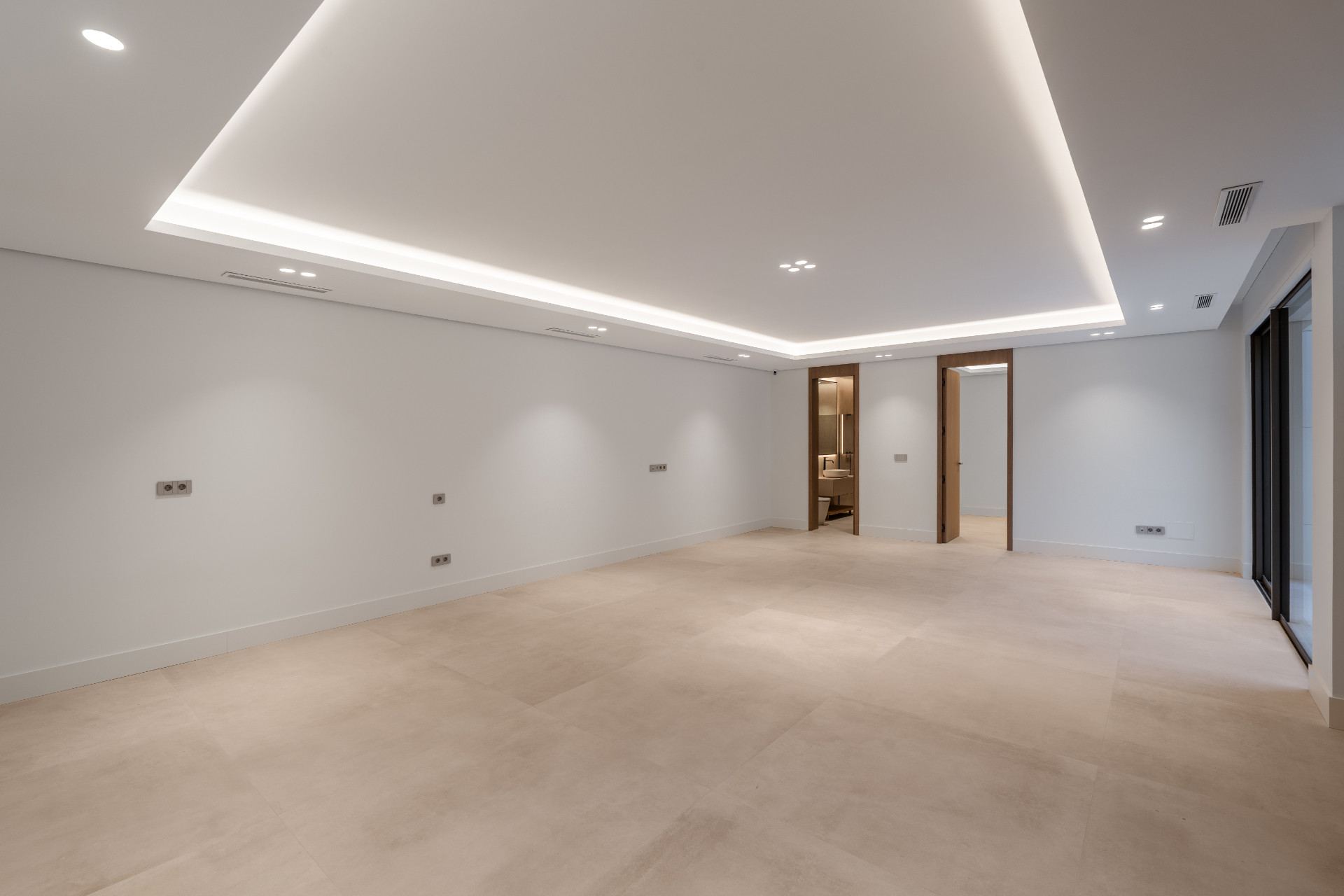 5 Bedroom Villa in Málaga - Photo 23