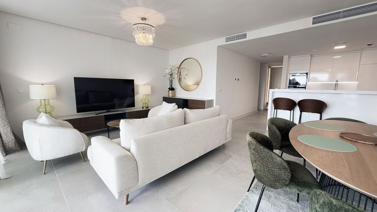 3 Bedroom Townhouse in Marbella - Photo 4