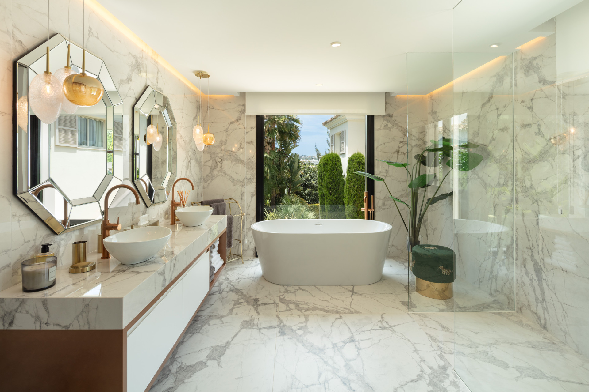 6 Bedroom Villa in Marbella - Photo 30