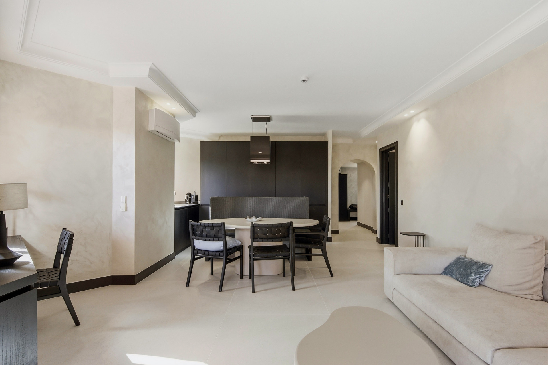 2 Bedroom Apartment in Estepona - Photo 6