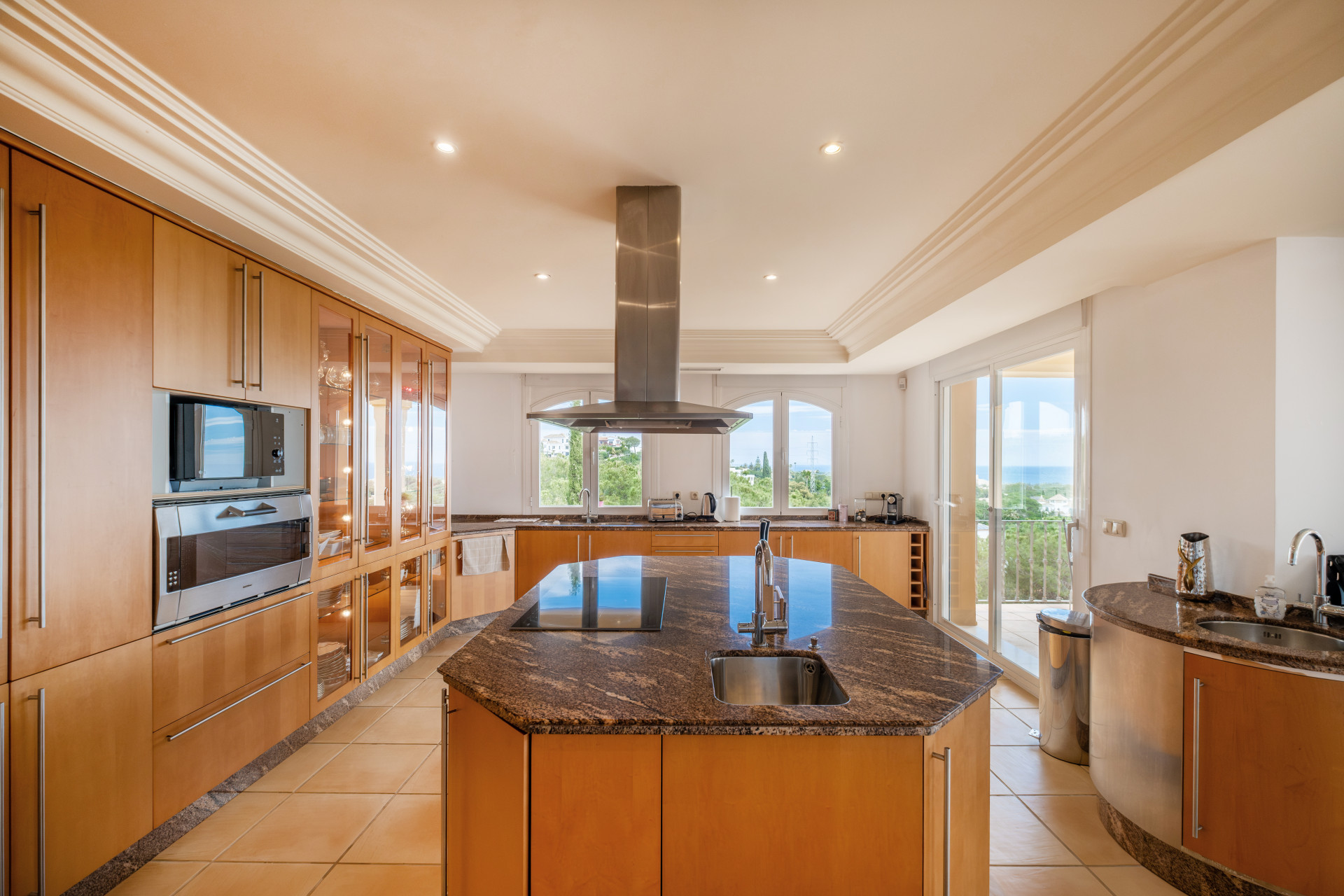 7 Bedroom Villa in Marbella - Photo 8