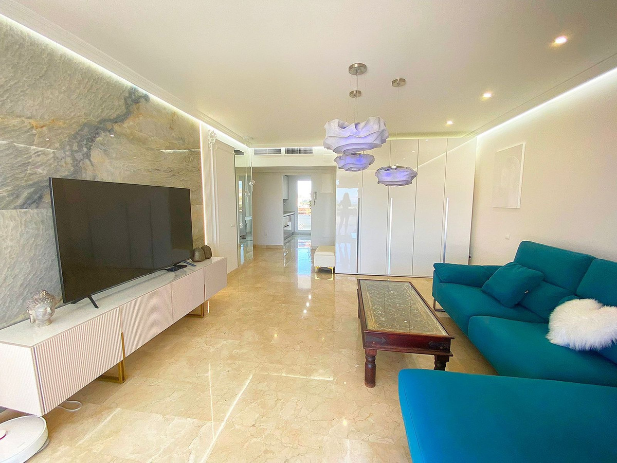 2 Bedroom Penthouse in Estepona - Foto 9