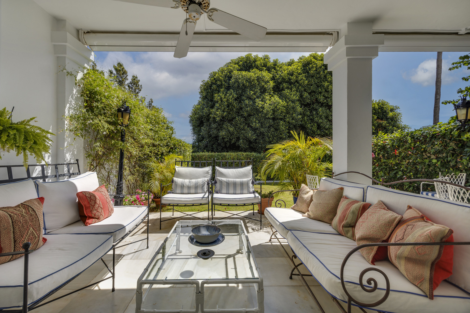 5 Bedroom Townhouse in Estepona - Photo 6