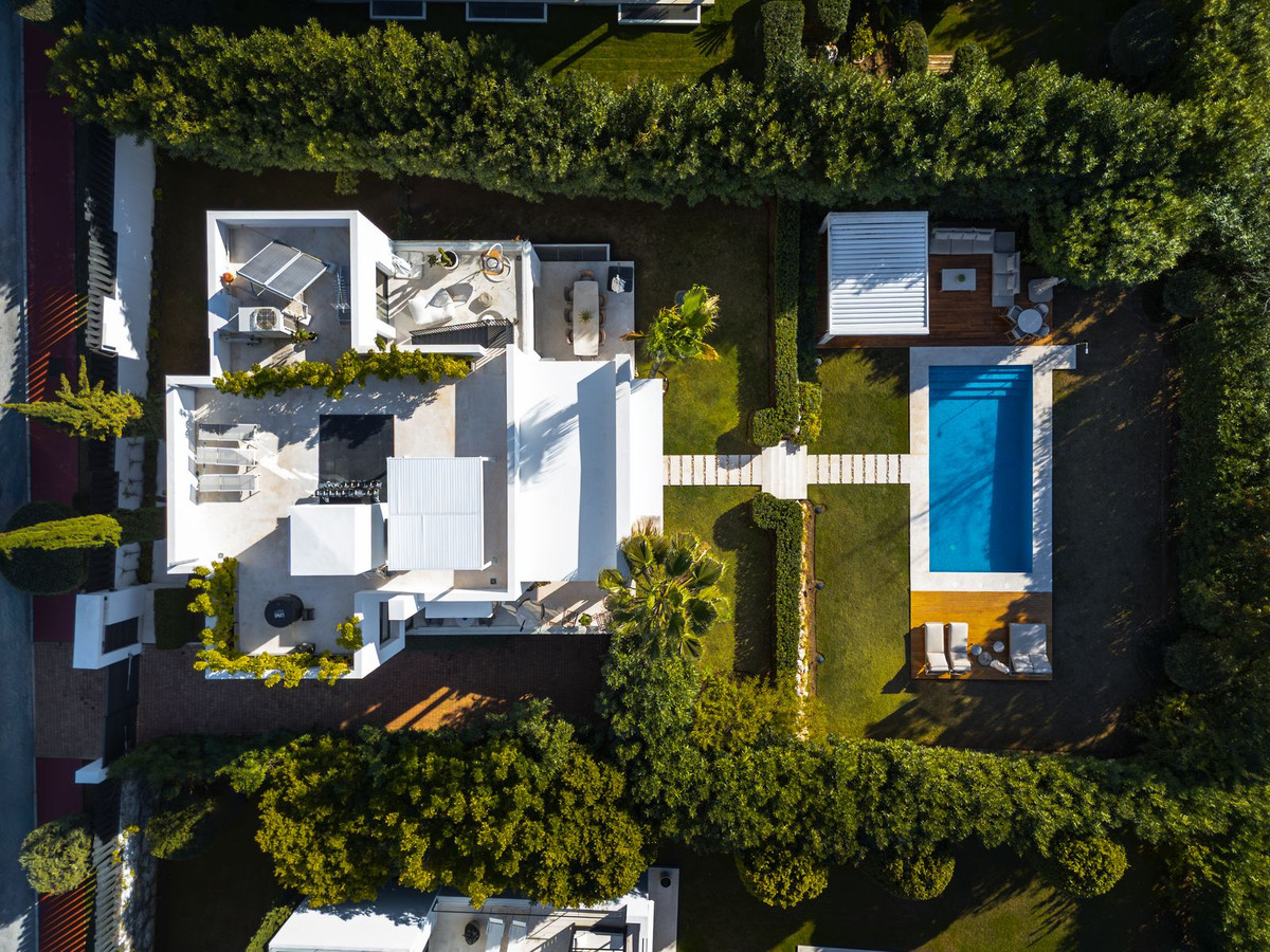 6 Bedroom Villa in Marbella - Photo 34