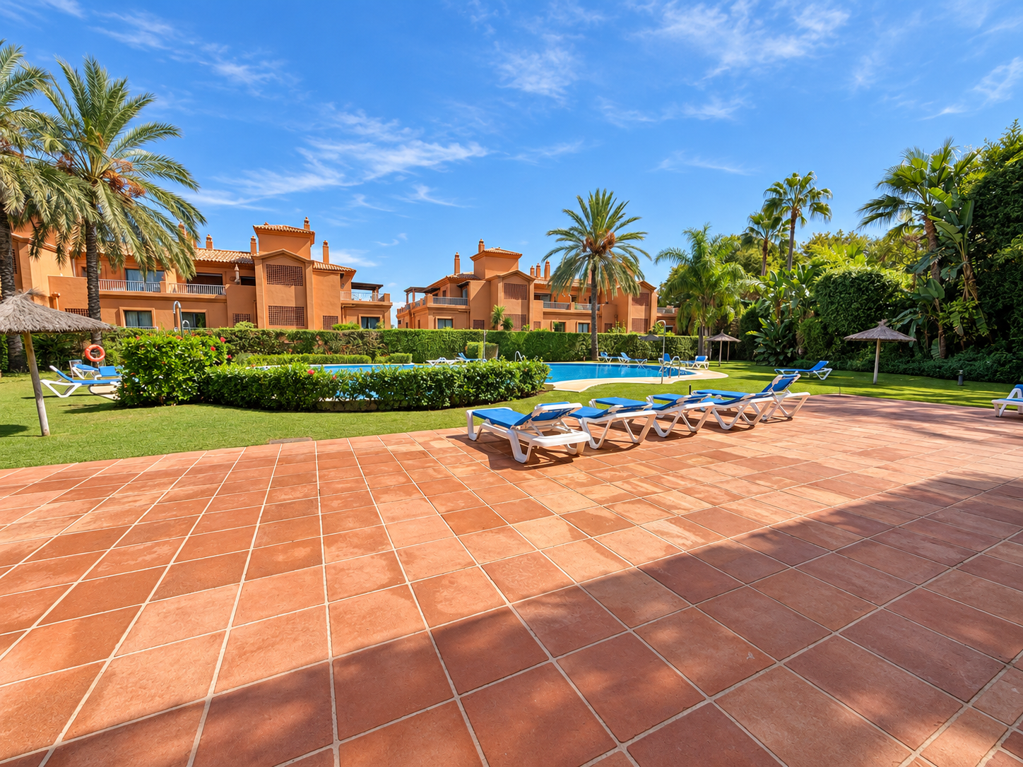 2 Bedroom Apartment in Estepona - Photo 17