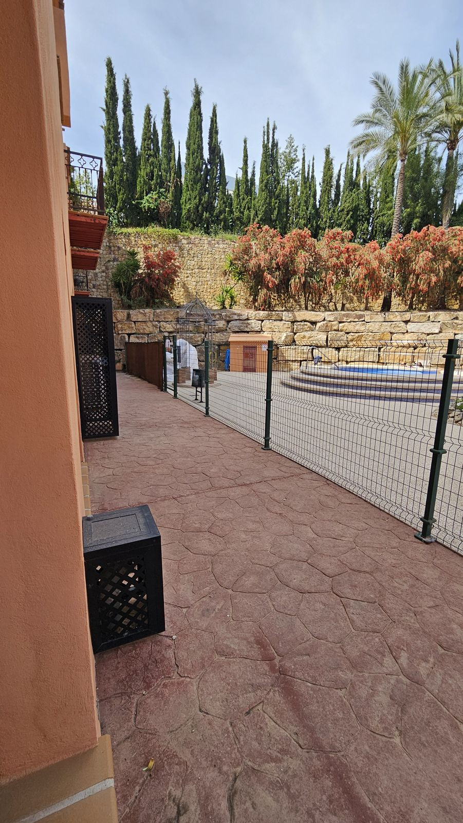 1 Bedroom Apartment in Estepona - Photo 3