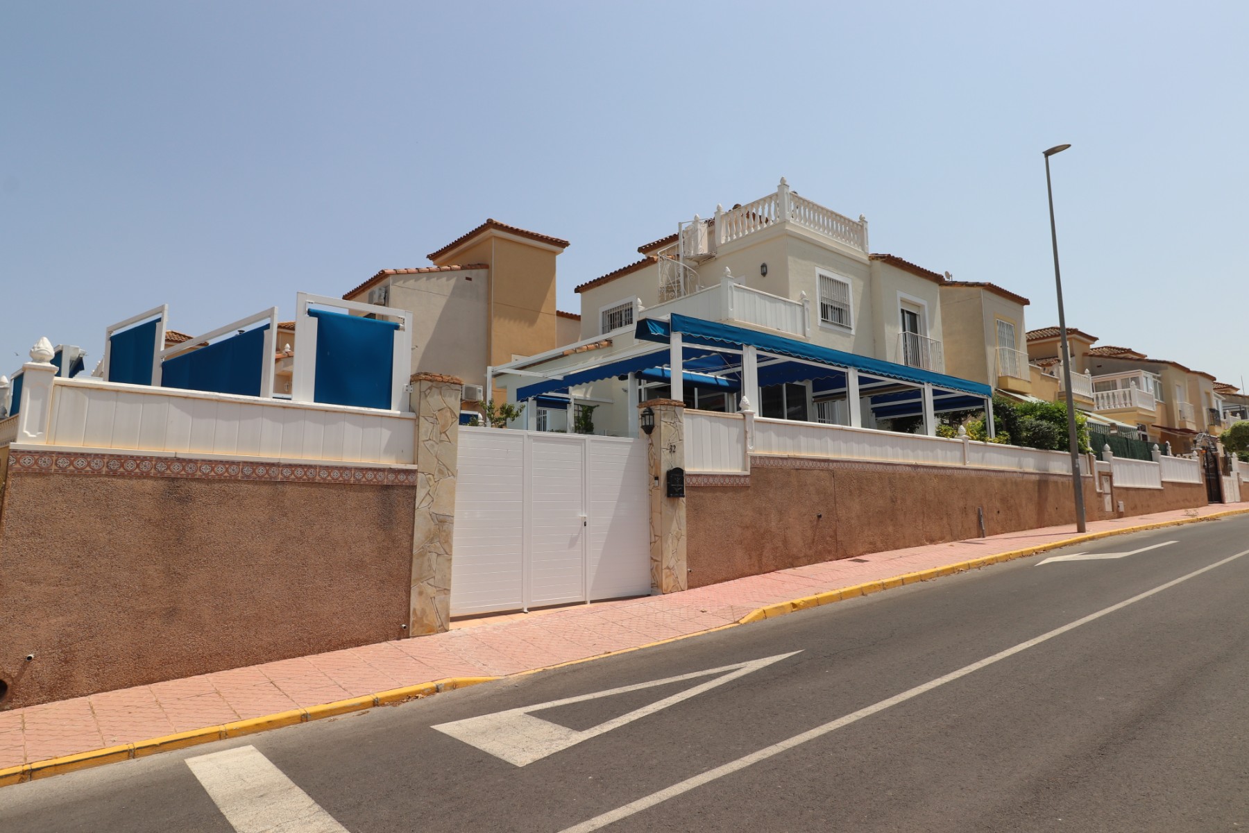Moradia com 4 quartos com piscina em Alicante, Espanha – Foto 2