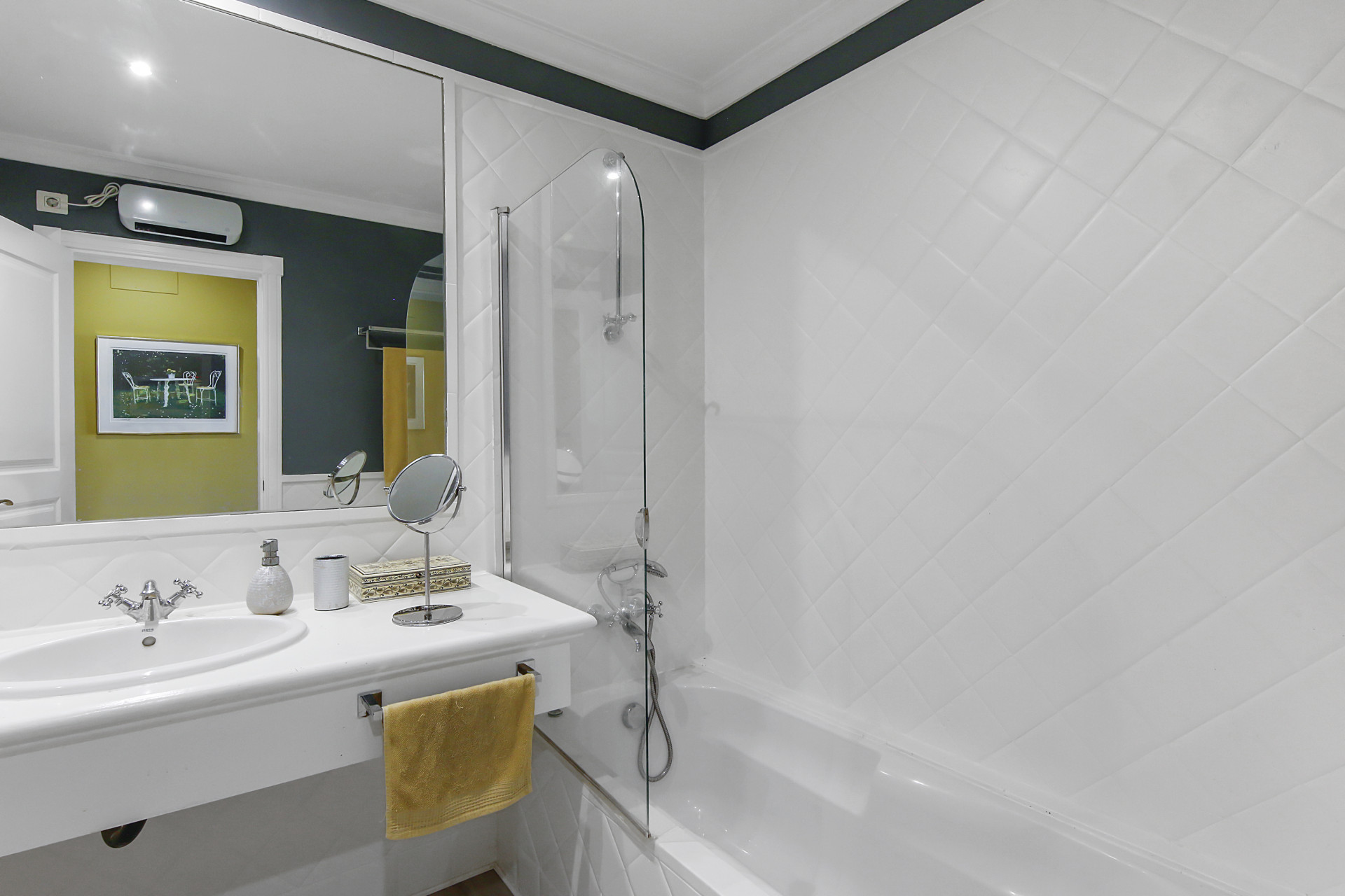 3 Bedroom Apartment in Estepona - Photo 12