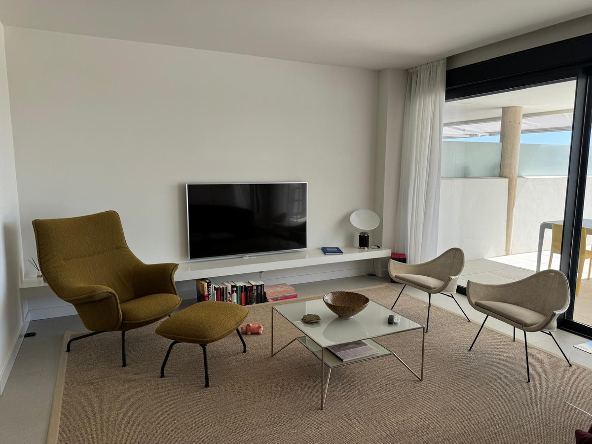 3 Bedroom Apartment in Marbella - Photo 11