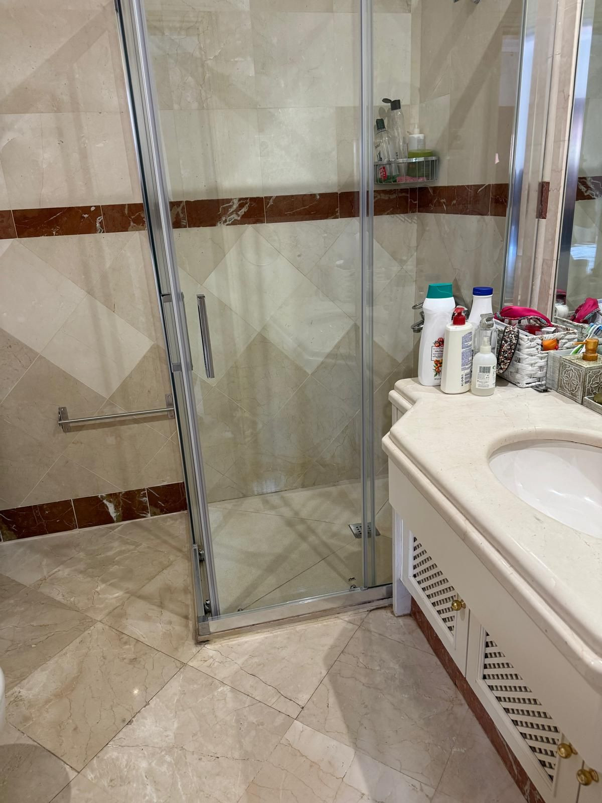 3 Bedroom Apartment in Marbella - Photo 9