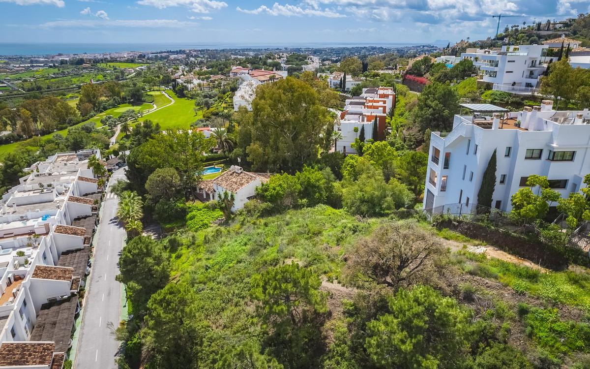 1,329 m² Plot in Benahavís - Photo 12