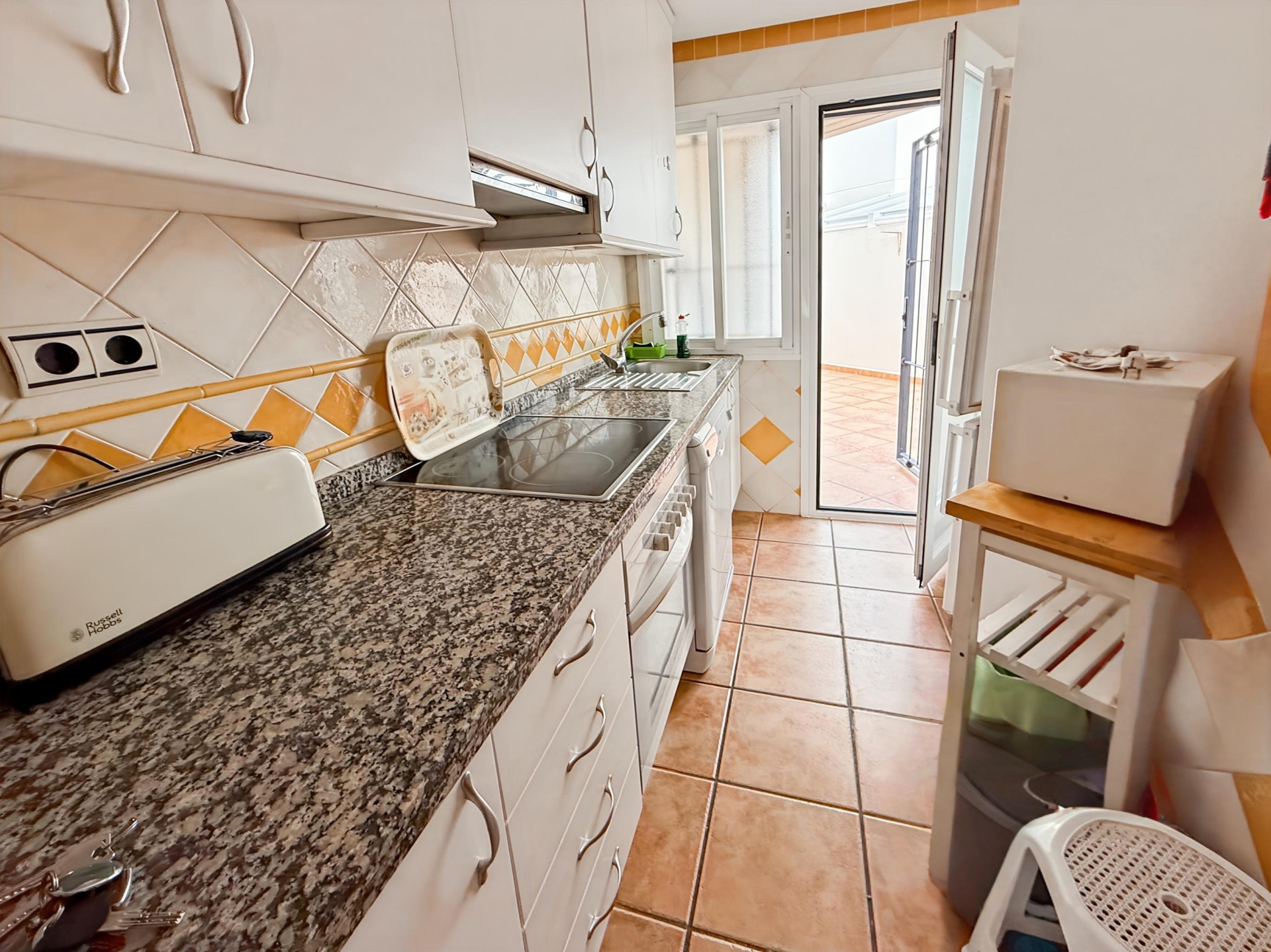 3 Bedroom Townhouse in Marbella - Photo 10