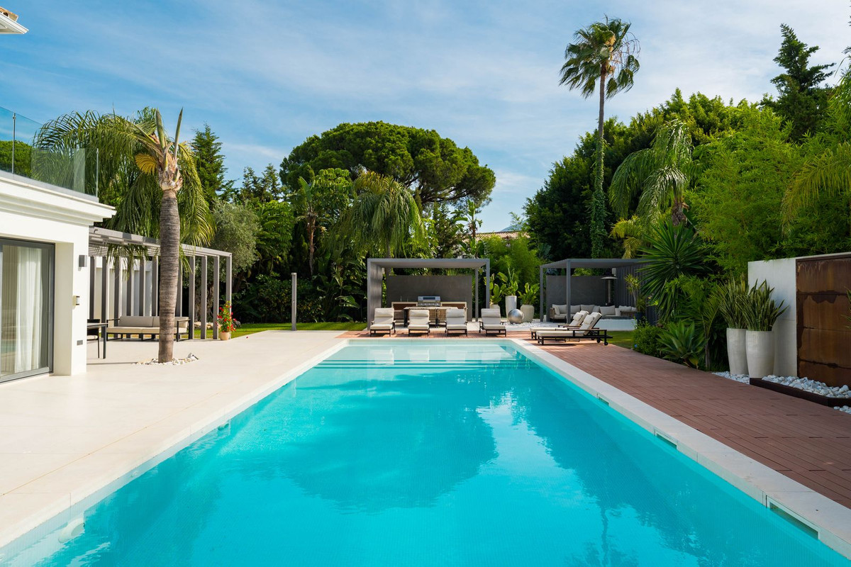 4 Bedroom Villa in Marbella - Photo 62