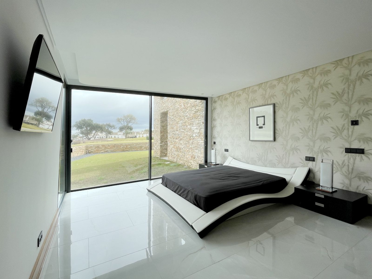 6 Bedroom Villa in San Roque - Photo 75