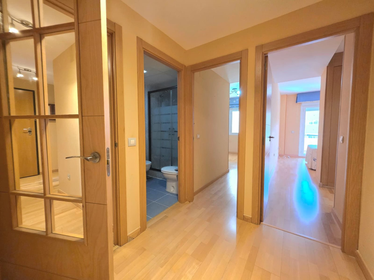 3 Bedroom Apartment in Estepona - Photo 18