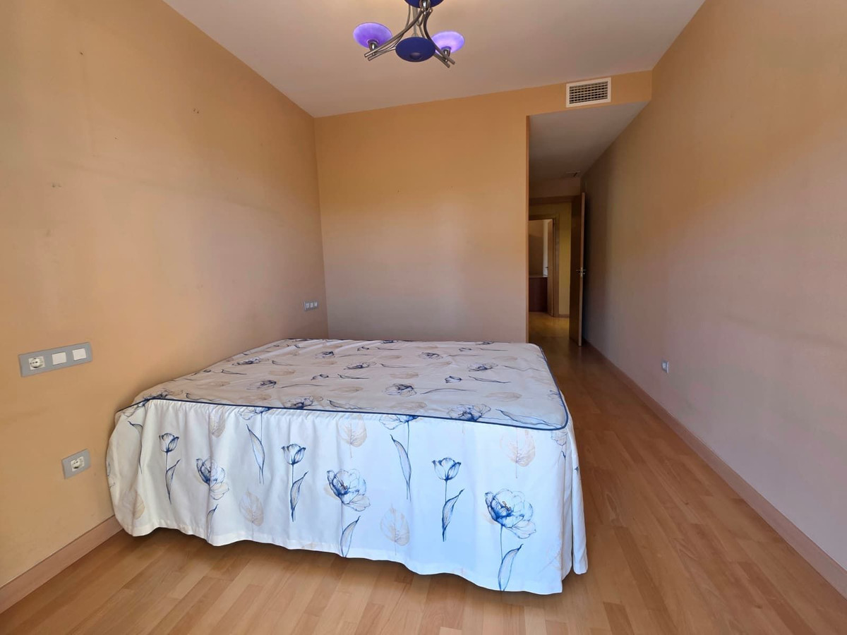 3 Bedroom Apartment in Estepona - Photo 25
