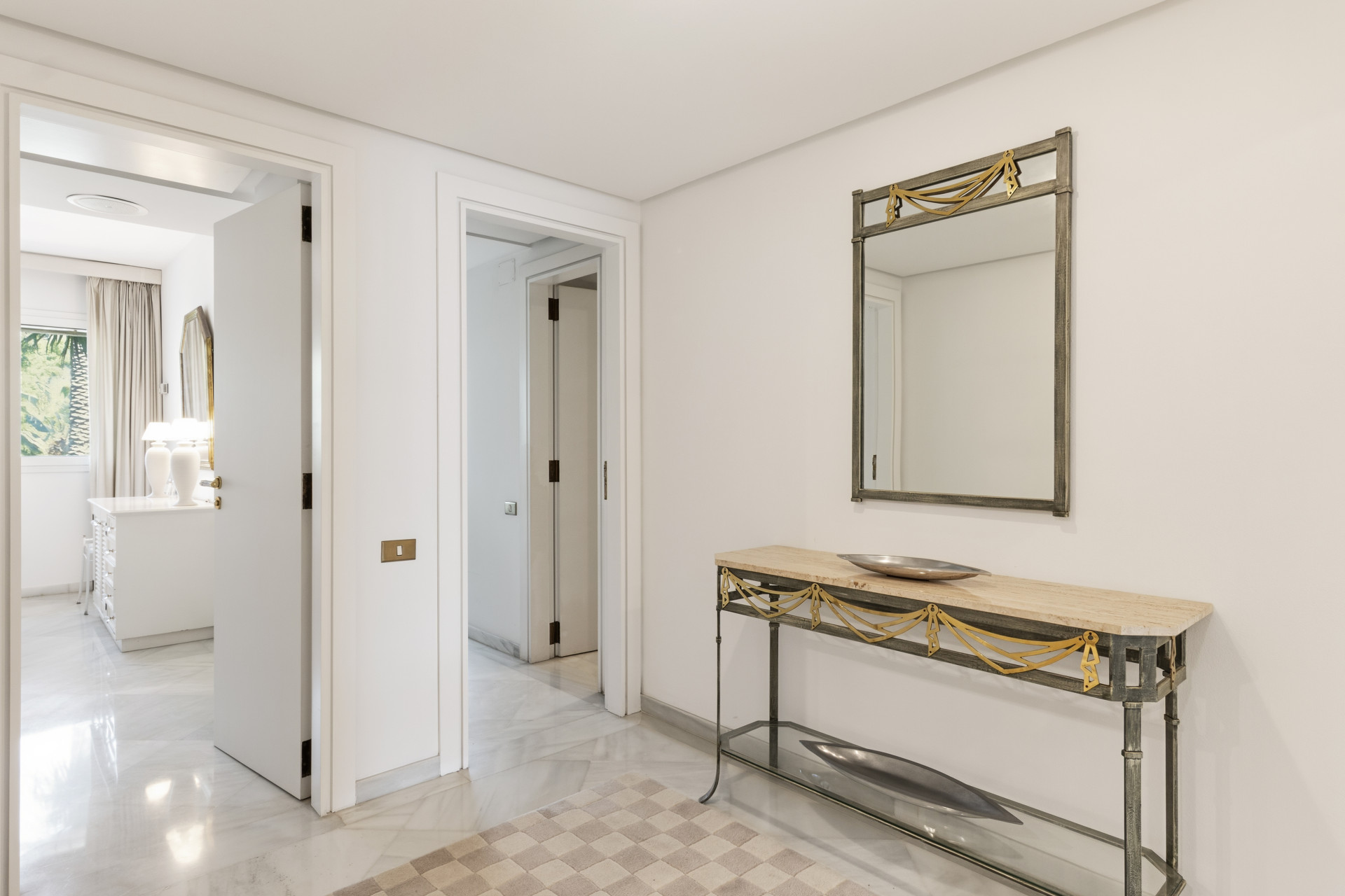 3 Bedroom Apartment in Marbella - Photo 9