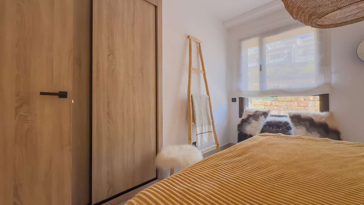 3 Bedroom Penthouse in Istán - Photo 35