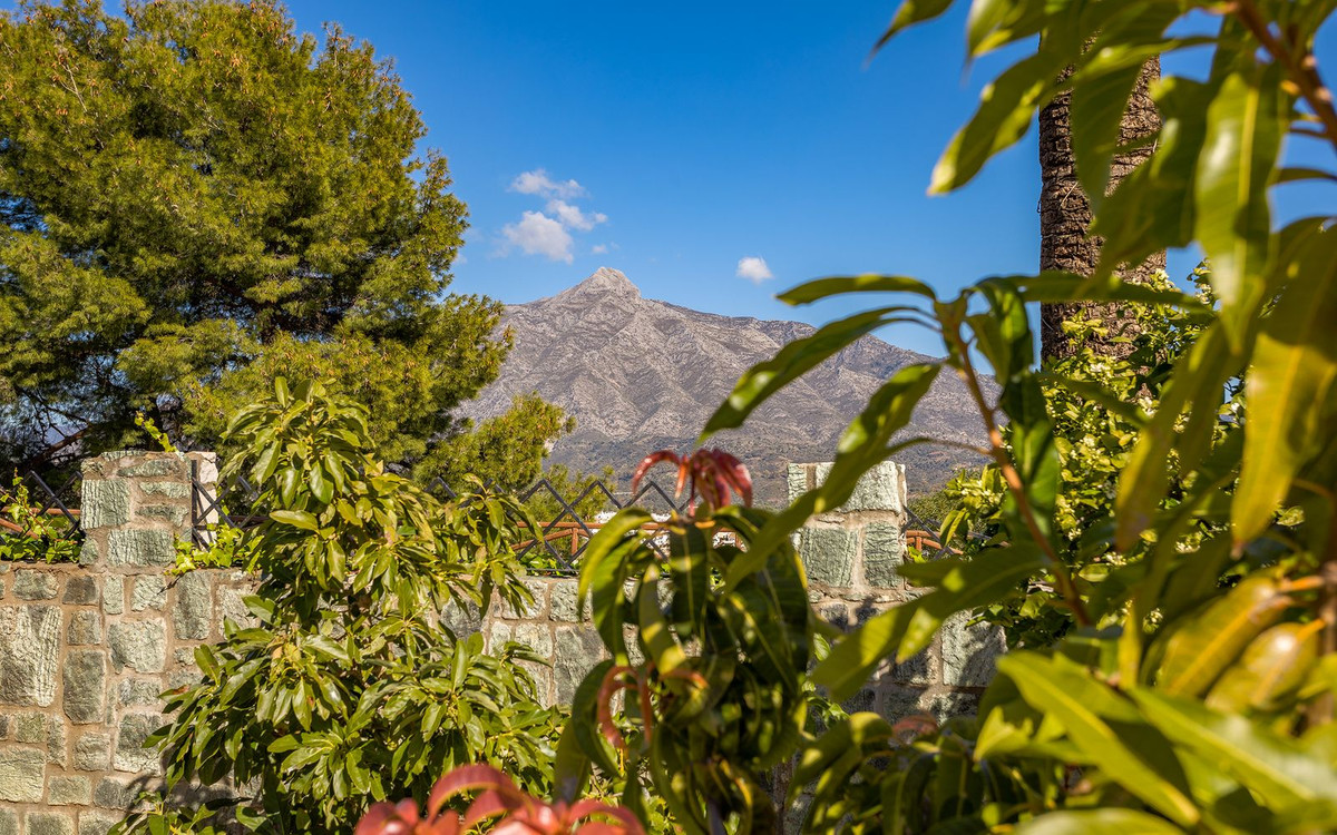 4 Bedroom Villa in Marbella - Photo 34