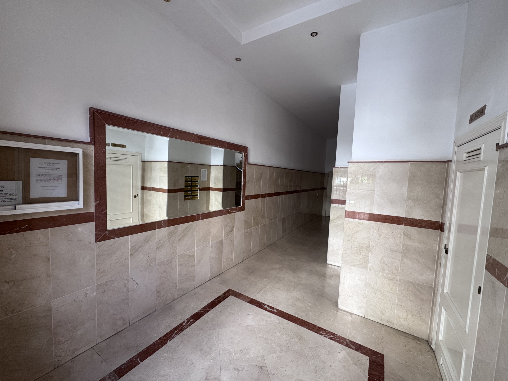 4 Bedroom Apartment in Estepona - Photo 14