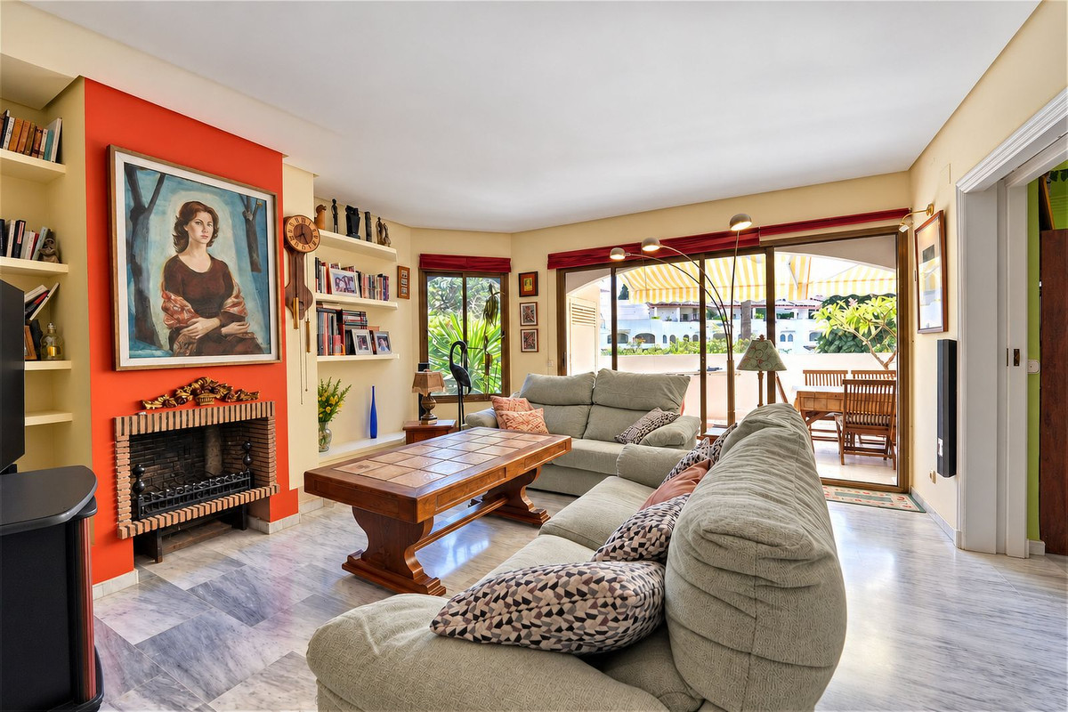3 Bedroom Apartment in Marbella - Photo 7
