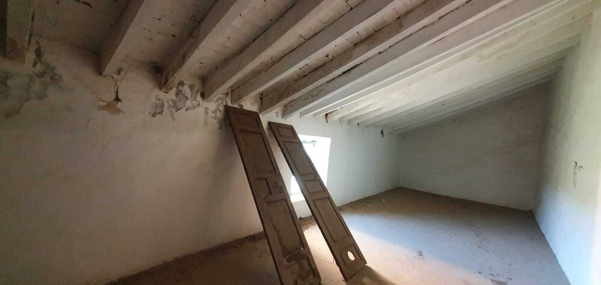 5 Bedroom Country house in Pizarra - Photo 5