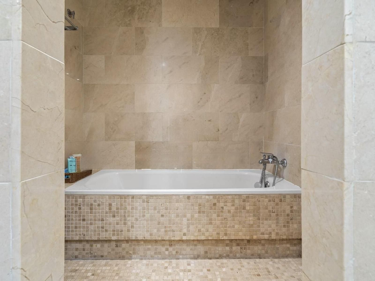 2 Bedroom Apartment in Manilva - Фото 16